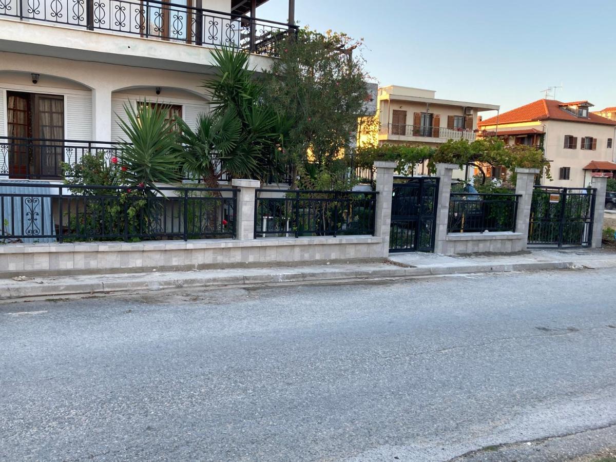 Villa Kristel Ierissós Exterior foto